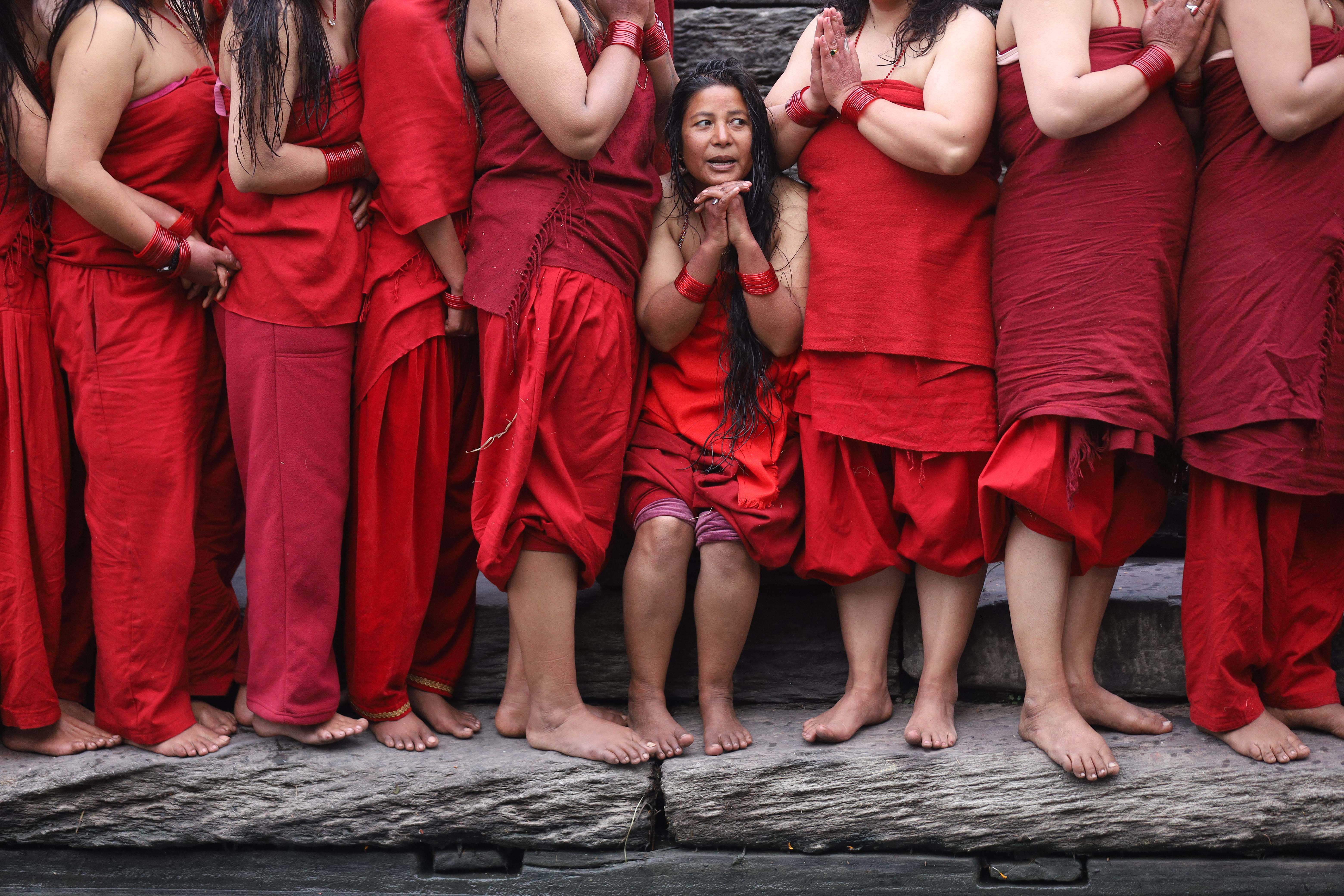 साँखुस्थित शालीनदी स्वस्थानीका व्रतालु  महिलाहरु